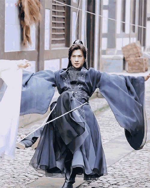 且试天下杨洋吊威亚鞋掉了