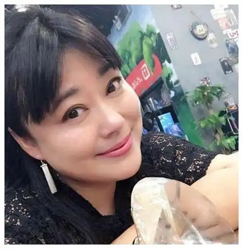 李?箐箐:被导演封杀后退出演艺圈,今靠《安家》东山再起