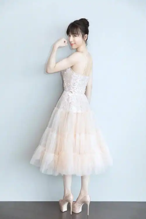 张静初的长裙美脚丫宛若仙女