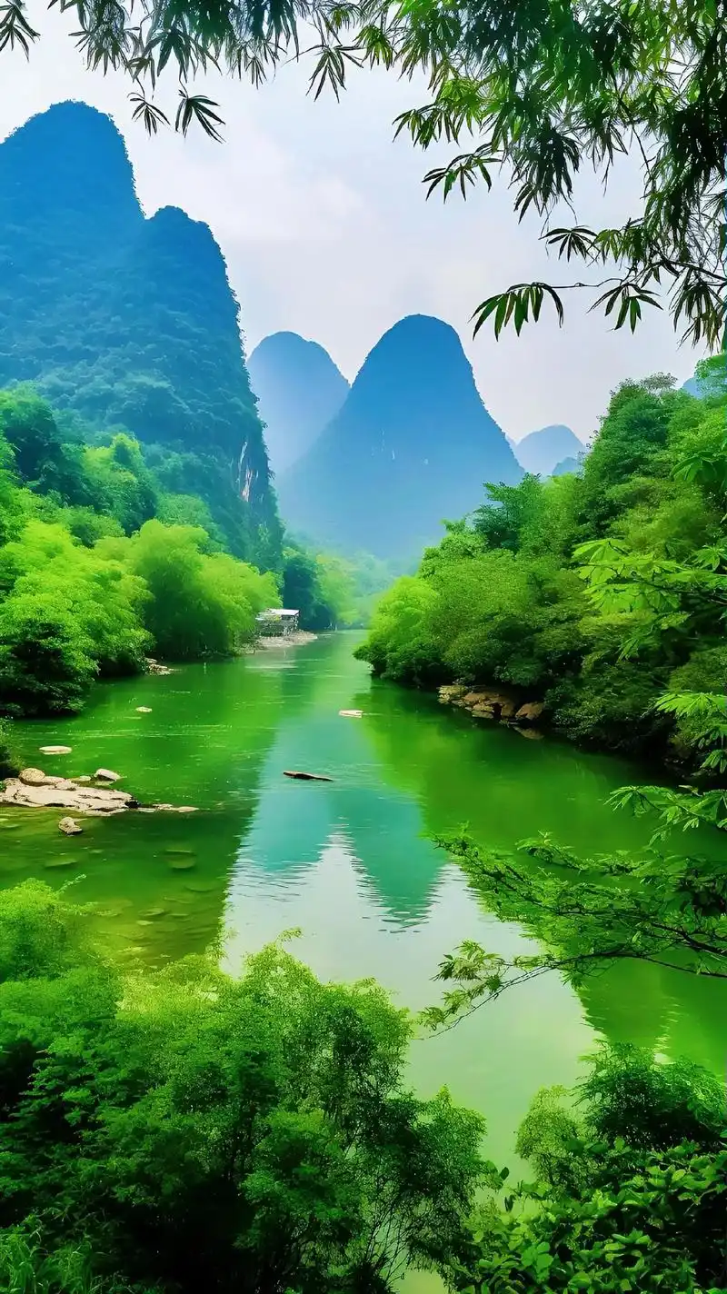 山水奇观,神秘洞穴,让你心旷神怡.美丽的山峦,宛如翡翠镶嵌在 - 抖音