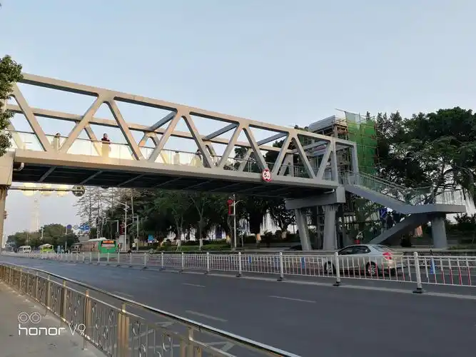 海滨路钻石天桥令人瞩目