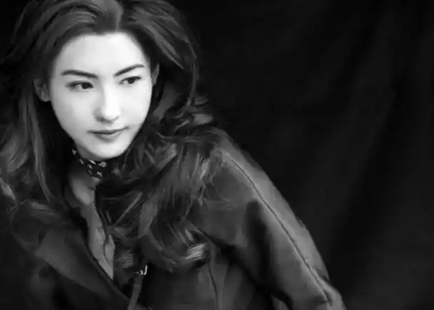 张柏芝43岁飞往国外迎接第四胎表示若身体允许愿意再多生几个