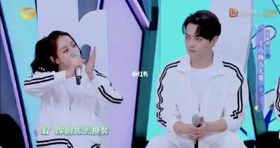 两位正主就是迪丽热巴和许凯当时梦里许凯发了两条vlog,里面都有巴巴