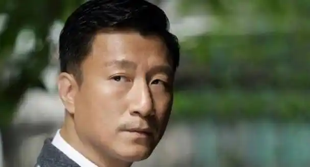 与影视剧中的十大黑社会大哥相比,孙红雷势头强劲