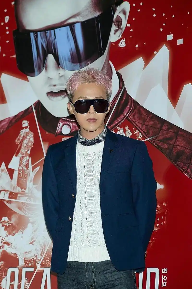 权志龙,这位韩国顶流歌手,在中国内地上也拥有着无数粉丝的喜爱.