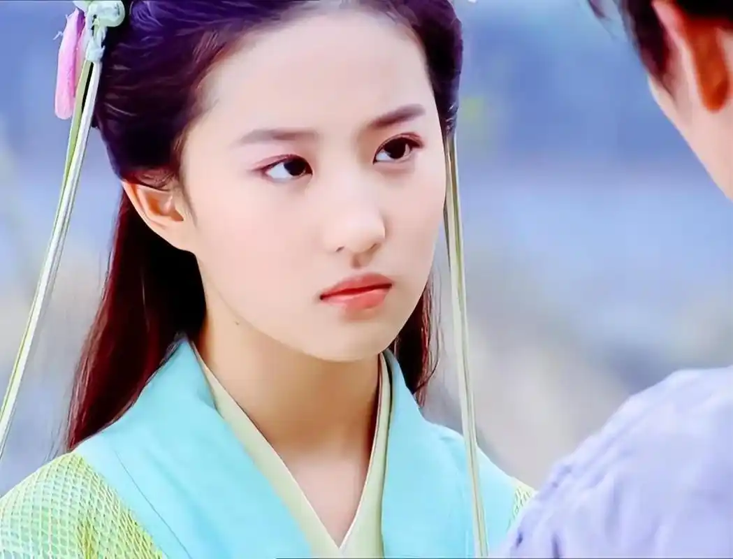 在仙侠剧《仙剑奇侠传》中,赵灵儿和林月如的感情让观众们热烈讨论