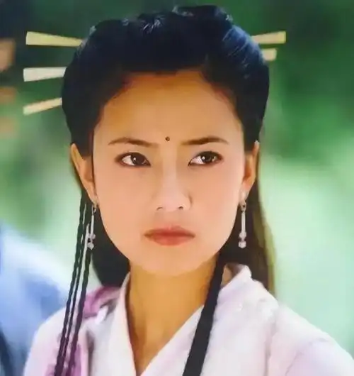 无论是颜值还是气质,年轻时的高圆圆都超越了娱乐圈的大多数女星.