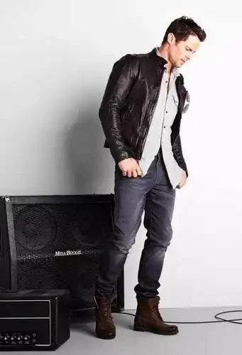 秋冬就要走霸气军装风,型男一定要关注的5大军靴