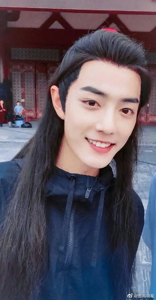 肖战神仙笑容合集,最后一张美颜暴击,看完我真的心动了