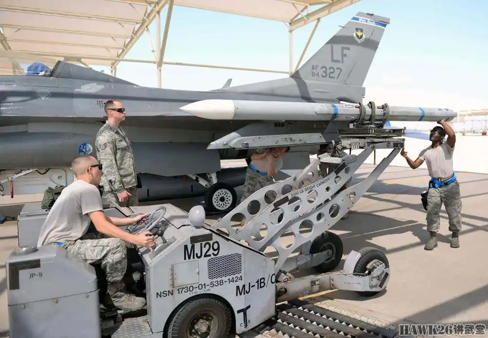 美军升级aim-120空空导弹 应对别国先进武器威胁 继续保持优势