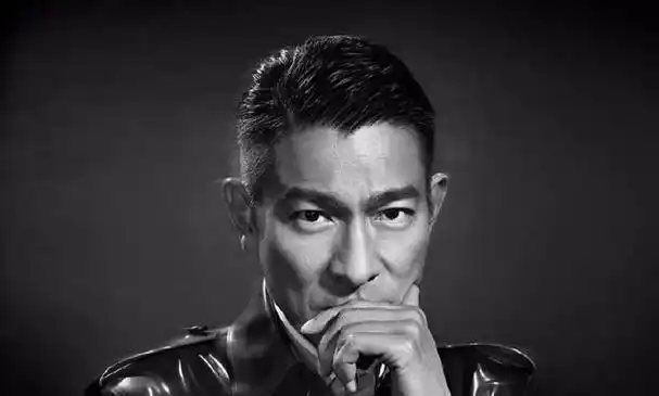 那些年刘德华剪过的发型,总有一款帅到你,一般人还真驾驭不了_寸头