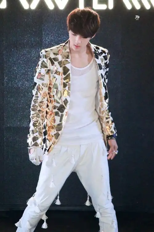 邓为站姐发了exo##吴世勋#谢谢发过世勋照片的大家而且还是刚出道的