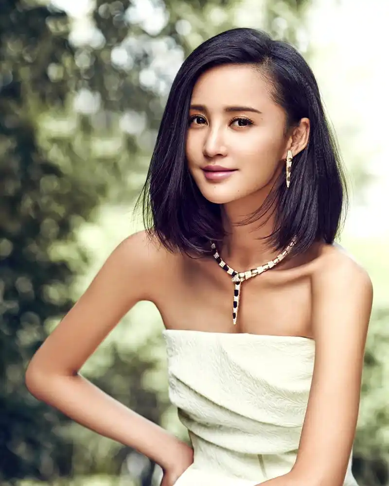 内地新四小花旦之一张歆艺唯美写真