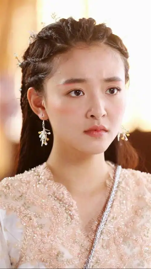 更新时间:2017-10-25 颜色分 白色 关键词:  择天记 吴倩 剧照 古装