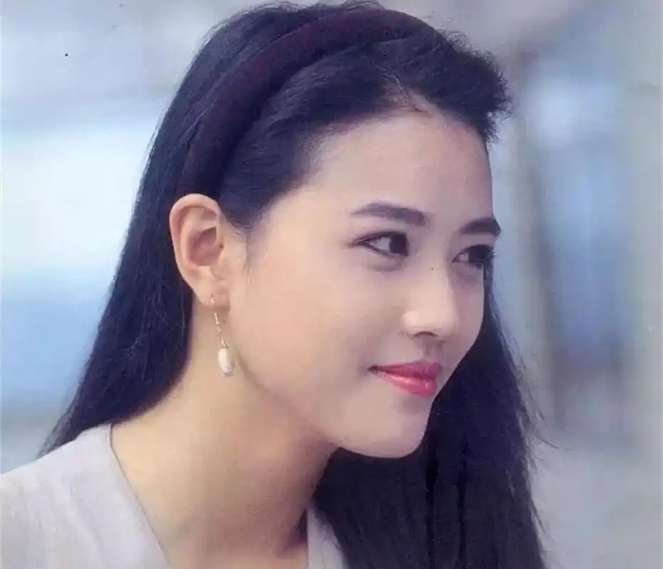 周海媚,还是那么漂亮,气质