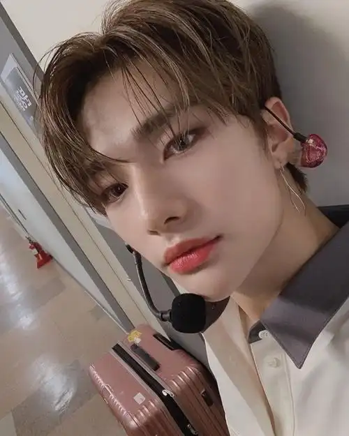 有没有长得帅的南韩男爱豆或者组合?求推荐?