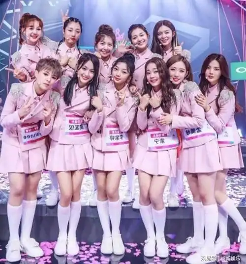 火箭少女101聚是一团火散是满天星,粉丝过年,18年的夏天回来了