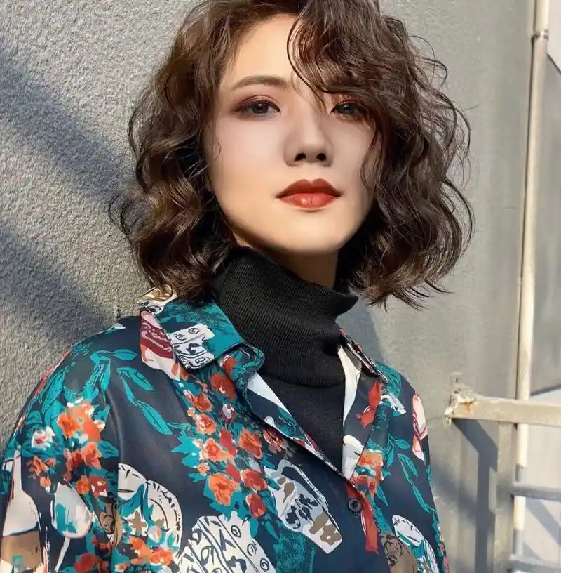 港风慵懒     港风复古风格!#慵懒风烫发发型推荐 #细软 - 抖音