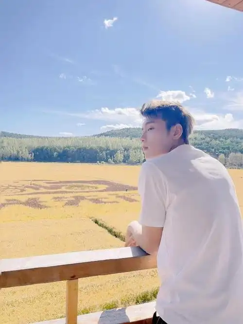 王子异路透照被疑整容工作室晒live图回应争议