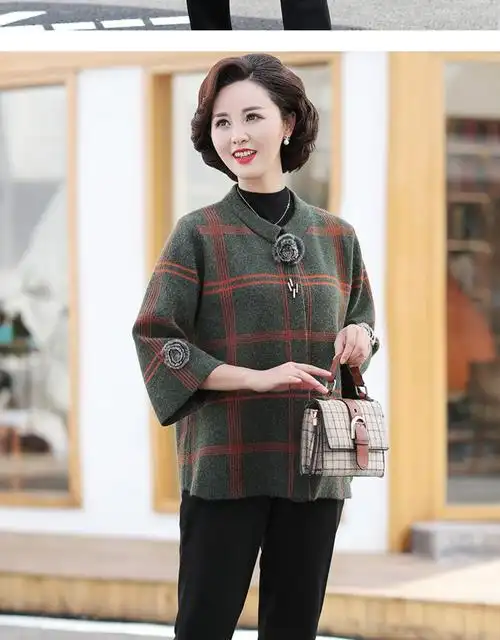 suntek2021新款妈妈春装外套中年春秋中老年女装短款秋冬装针织上衣