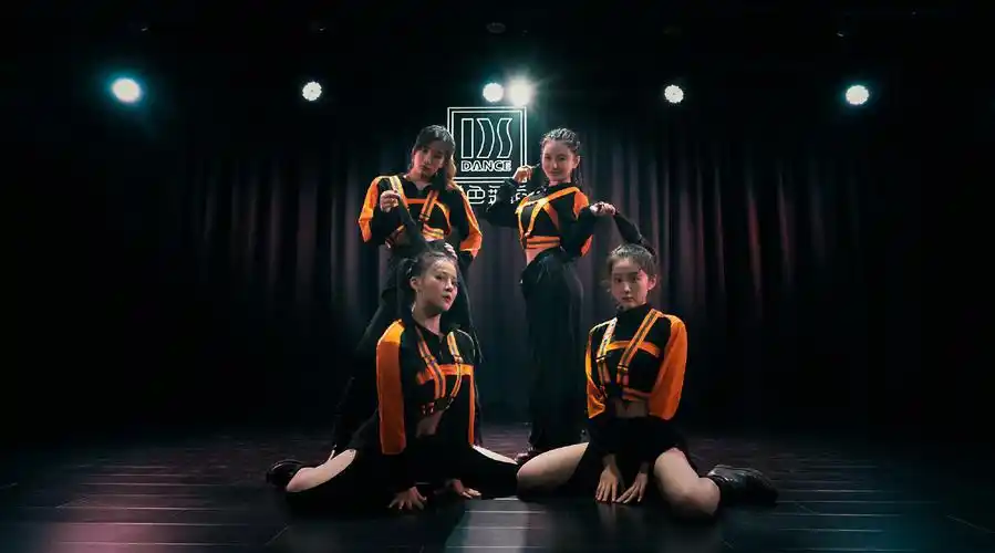 流行舞《pancake》,女生团体爵士编舞上线