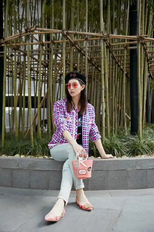 张钧甯曝光的最新街拍夏季眼镜单品穿搭可以学起来了