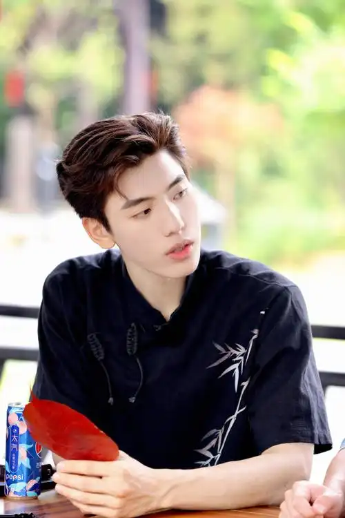 王子异超话以笔写意,一叶寄思,万卷游学团团员@王子异于风雅生活里