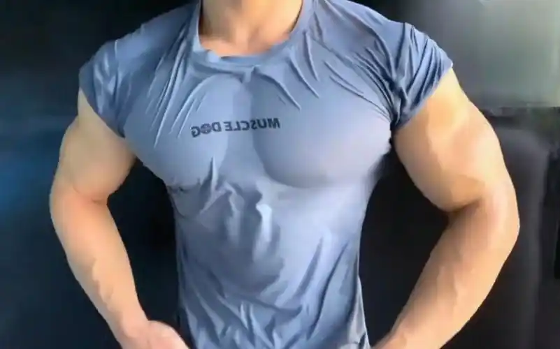 肌肉男 #体育生 #完美身材 #可狼可奶 #腹肌 好身材,八块腹肌,大屑