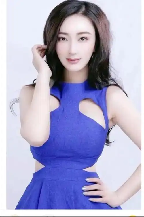 王李丹妮璀璨星辰魅力无限内外兼修