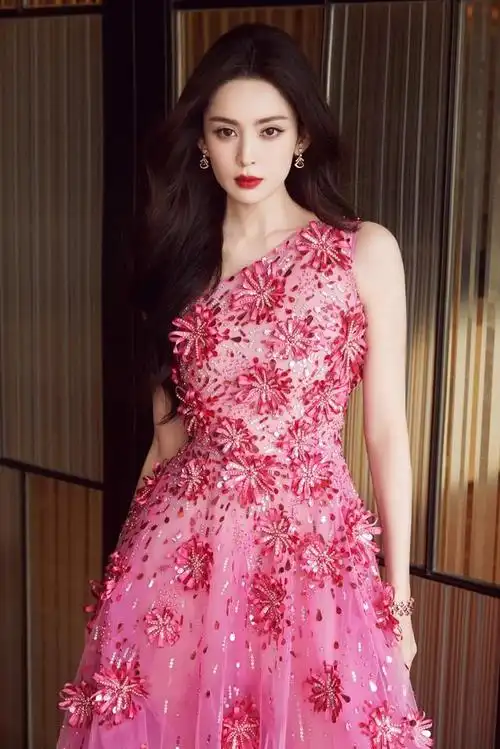 第十三届北京国际电影节在北京怀柔雁栖湖国际会展中心隆重开幕,明星