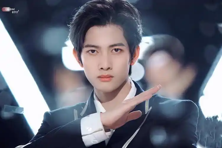 能给甘望星的脸上个保险吗?