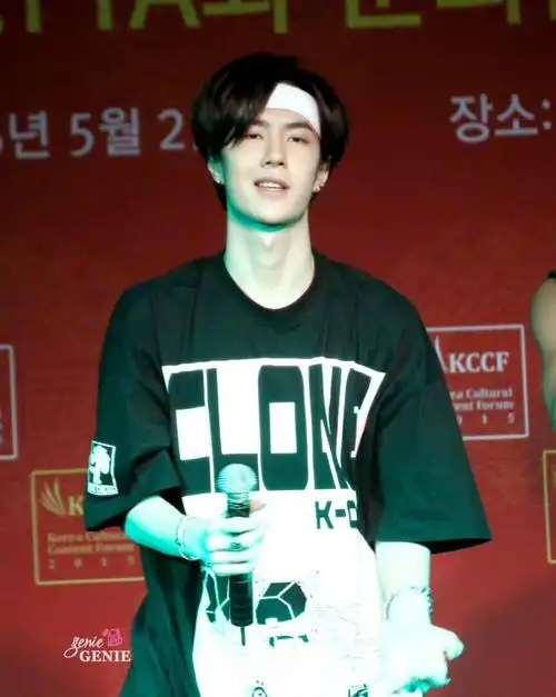 150527韩国文化展览公演uniq王一博crlogo