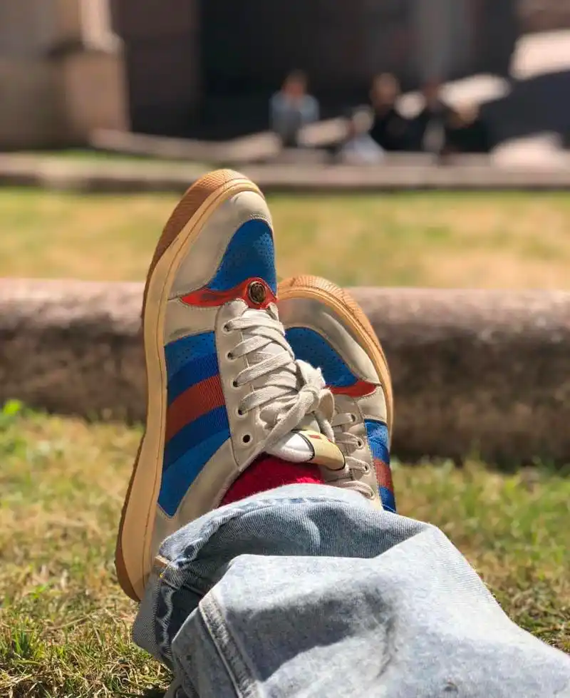 余文乐巴黎看秀造型大公开!最爱的还是这双你也买得起的vans?