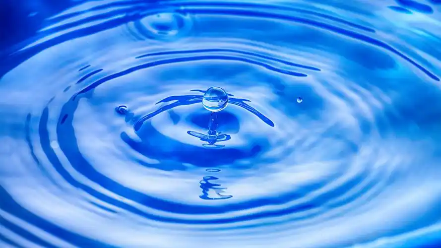 水 蓝色 水波 水纹 水滴高清壁纸