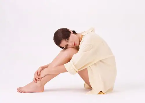 坐着的女生图片 时尚女孩,美女,瑜伽,坐着,模特,休息