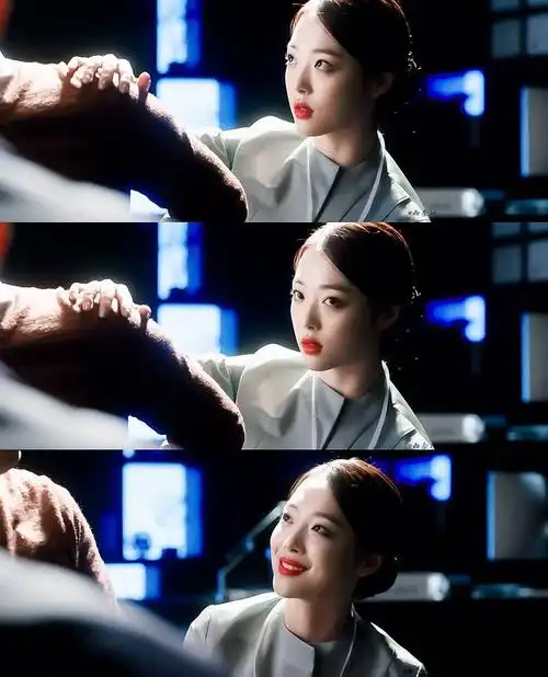 韩国电影《real》 | 崔雪莉 修图:西奈川