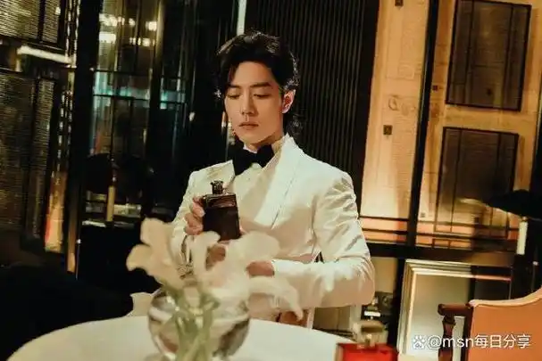 肖战白衬衫适配度简直是满分 一个眼神都会入迷