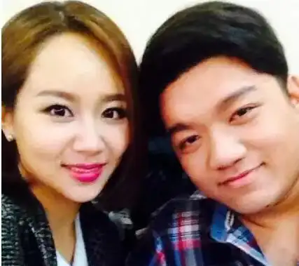 杨紫发出来之后,尤浩然还转发说:"我是大胖纸".