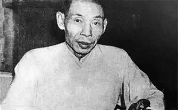 杜月笙是地痞流氓吗?