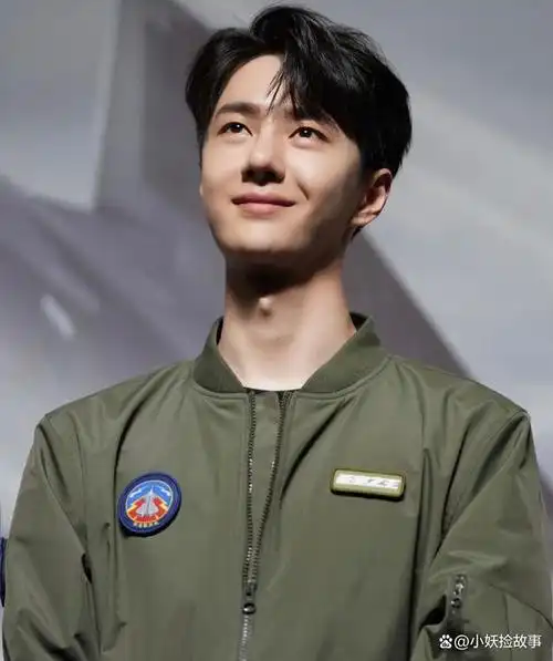 说到uniq王一博,在你印象中,高冷的酷盖,貌似已经成为过去时,不过是