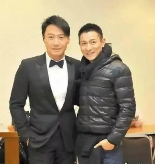 刘德华与郭晶晶的合照,不得不说年老的刘天王与年轻时的帅气所不同的