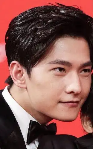 杨洋现在怎么变成这样了 无ps镜头高清照