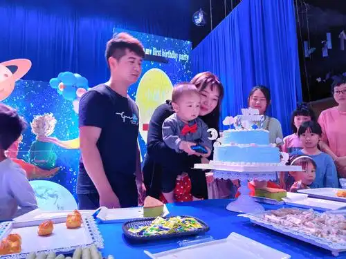 1宝宝宴生日现场,祝福宝宝身体健康茁壮成长! ! !