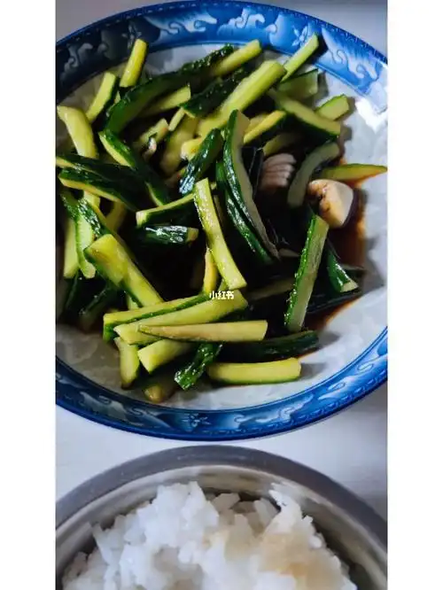 头发跟油条似的了,粘着灰尘,想洗头!