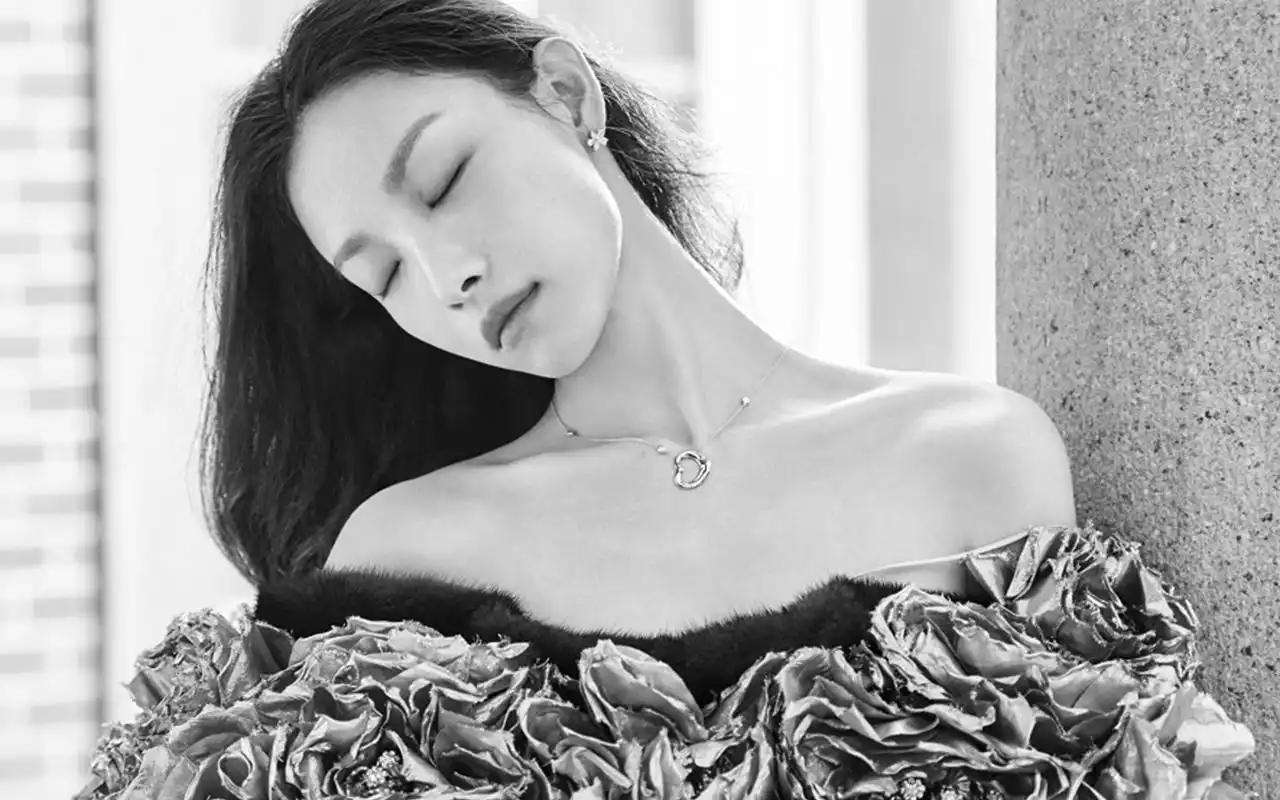 桌面壁纸 倪妮文艺范性感迷人写真图片桌面壁纸上一张下一张查看原图