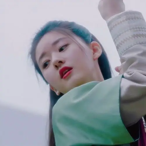 传闻中的陈芊芊 赵露思 禁二改,二传注明银河诗集