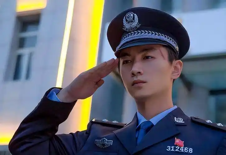 看王劲松"演警察"演技炸裂,我又爱上了这国内演员所演的刑侦剧