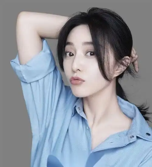 范冰冰:依旧是我们心目中的女神,风姿绰约