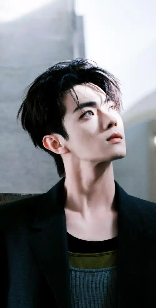 许凯壁纸x米兰时装周