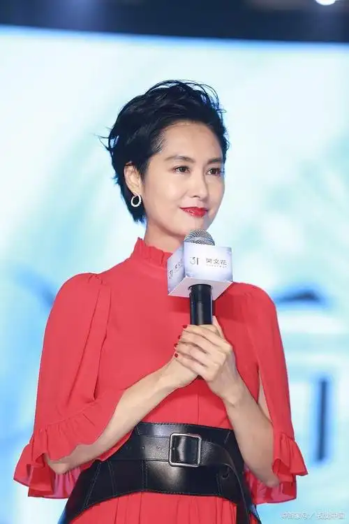 中国十大女神明星排行榜第七名「朱茵」